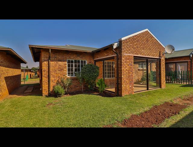 2 BEDROOM SECTIONAL TITLE FOR SALE IN SUNAIR PARK